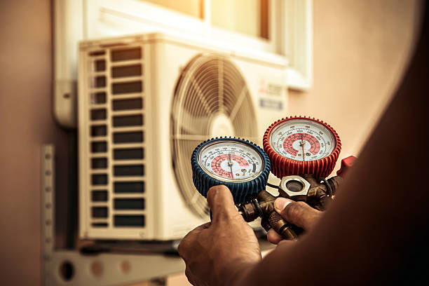 Professional Ac Installation technician working in Mc Graw, NY